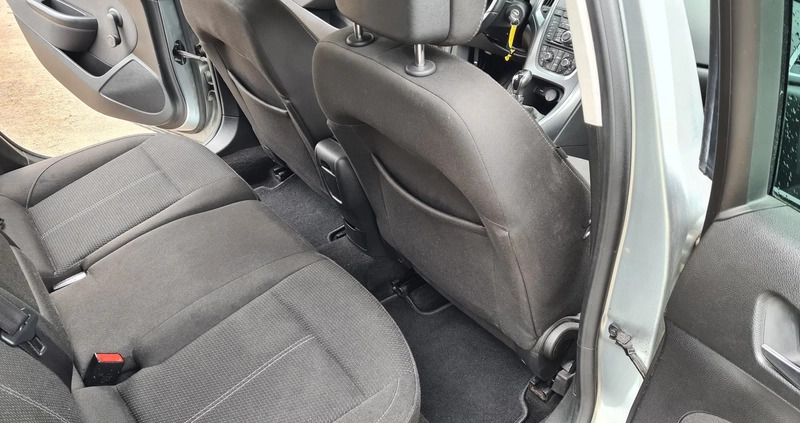 Opel Astra cena 28999 przebieg: 189000, rok produkcji 2014 z Kraków małe 191
